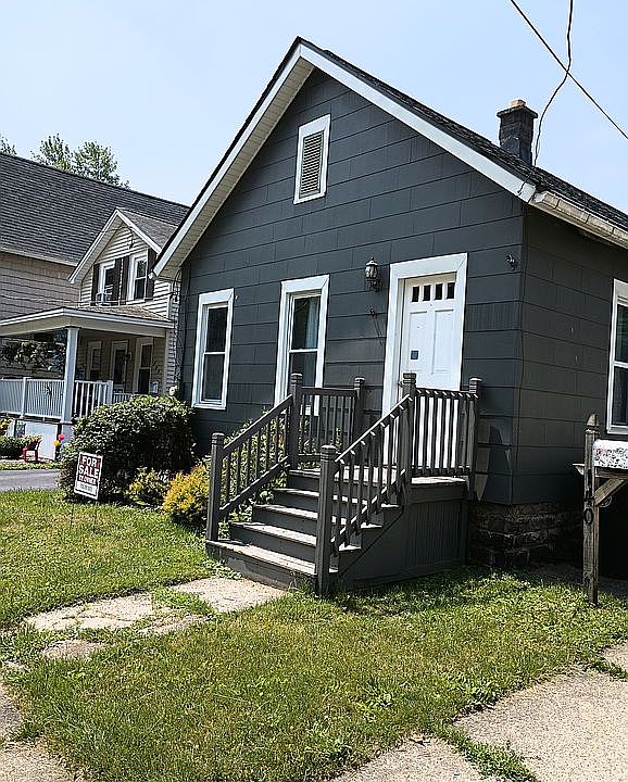 1st image of 140 William St