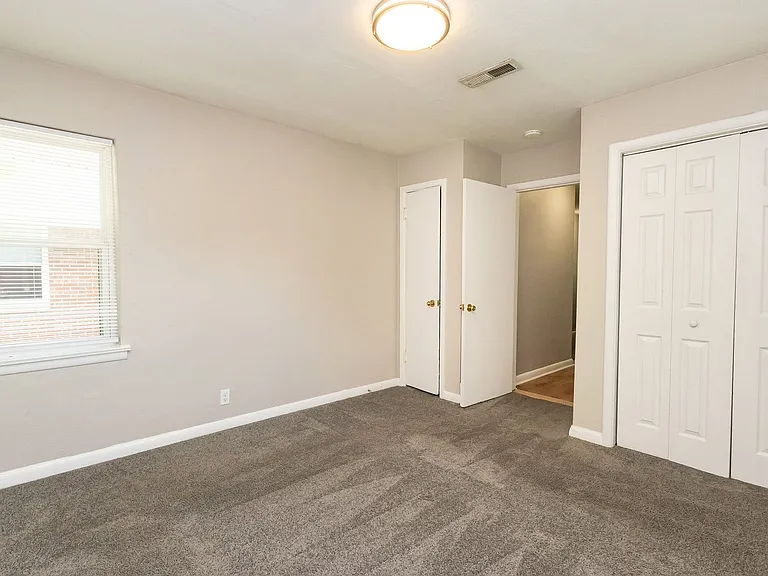 305 Sunrise Ln #C — Photo 10