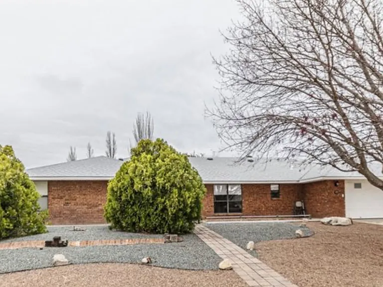 113 Eagle Dr — Photo 1