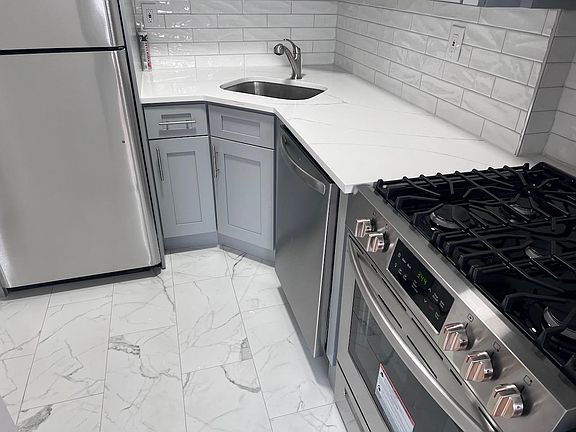 5th image of 225 Saint Pauls Ave APT 12A
