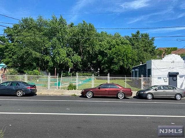 1st image of 396 N 11th St #402