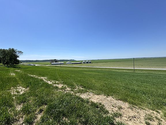 5th image of 2294 Bluff Rd