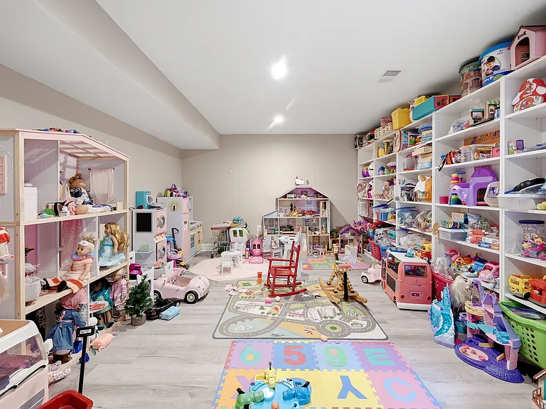 911 Riva Ridge Dr — Photo 30