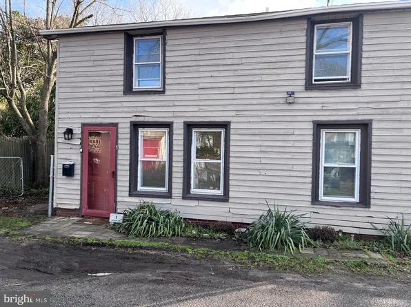 1 Woods Aly, Mount Holly, NJ 08060