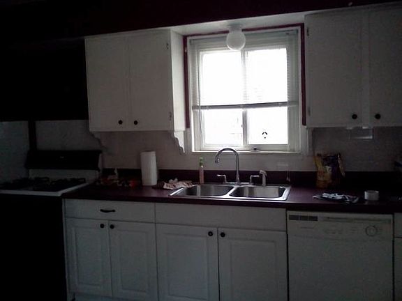 4th image of 23584 Lauren Ave