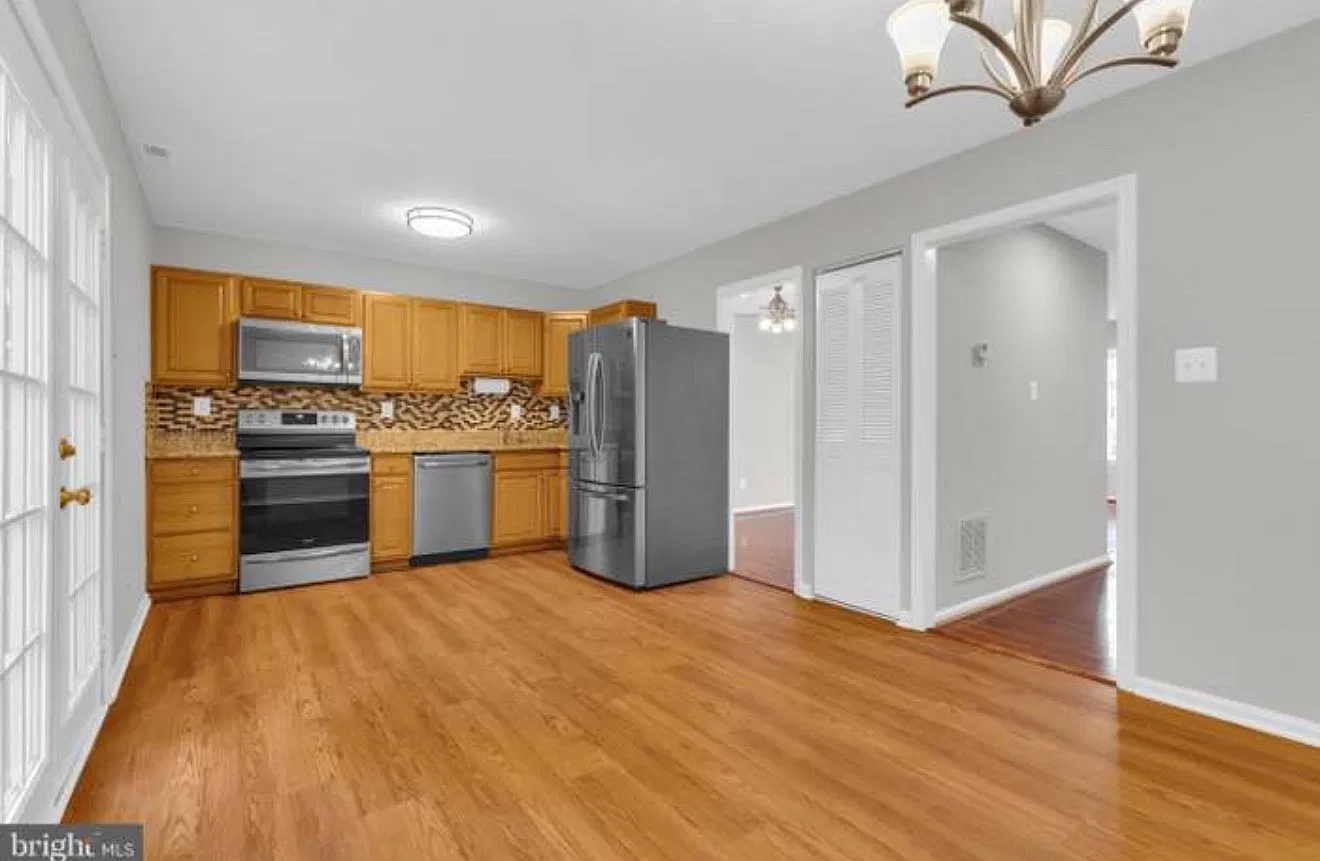 3 bed, 1294 sqft, $2,900 — Photo 4