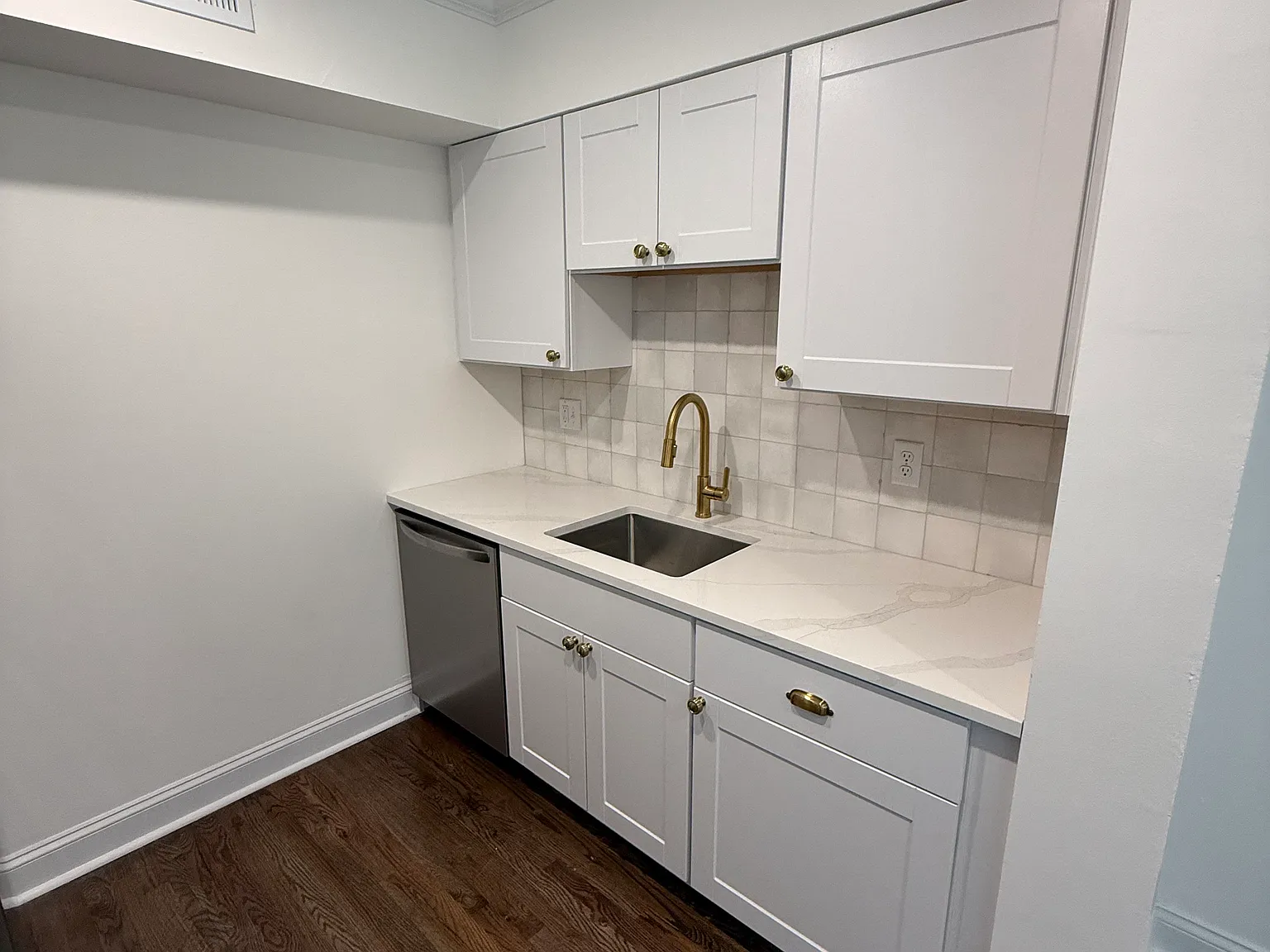 765 Westwood Dr — Photo 4