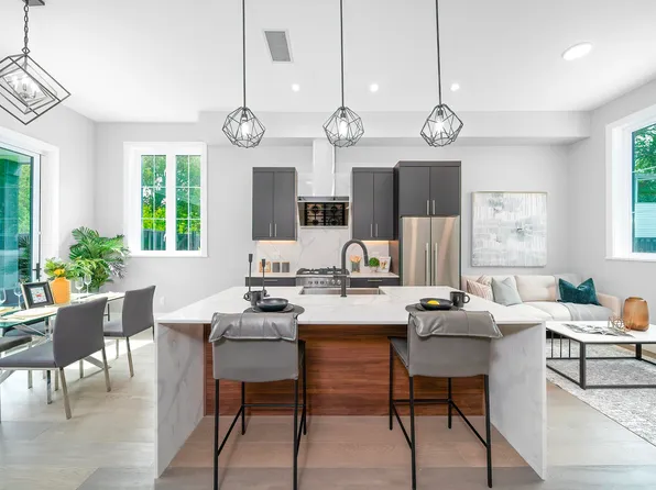 9500 Garden City Rd #4, Richmond, BC V7A 2S2