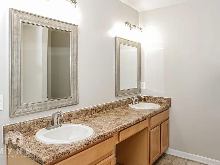 3225 Lakeland Dr — Photo 13