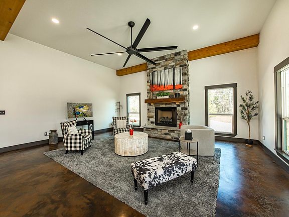 5th image of 506 & 508 Beryl Rd S