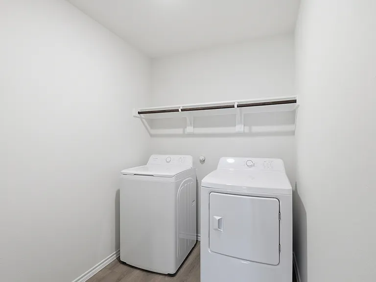 718 Orchid Way — Photo 16