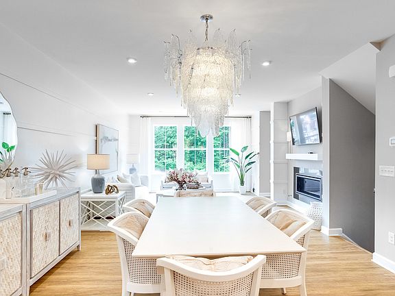 Dining area adjacent to kitchen