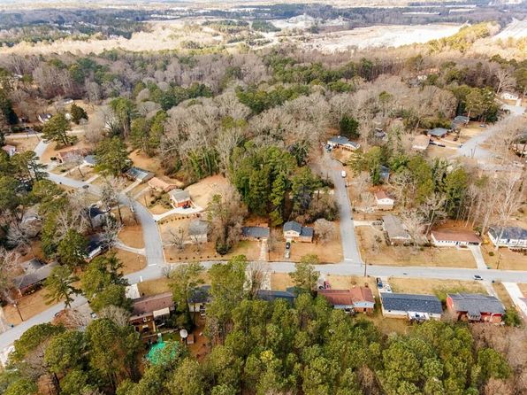 2828 The Meadows Way, College Park, GA 30349