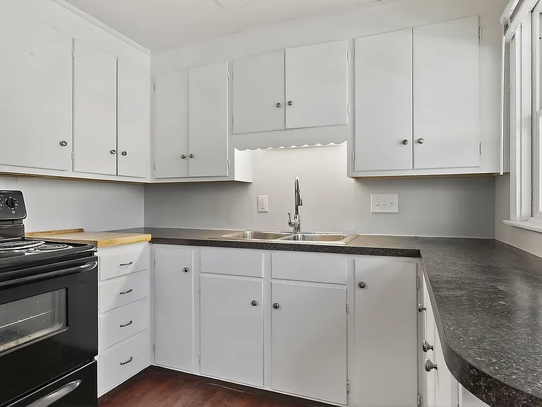 40 Court St — Photo 1