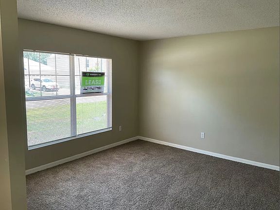 4th image of 388 Marquee Dr