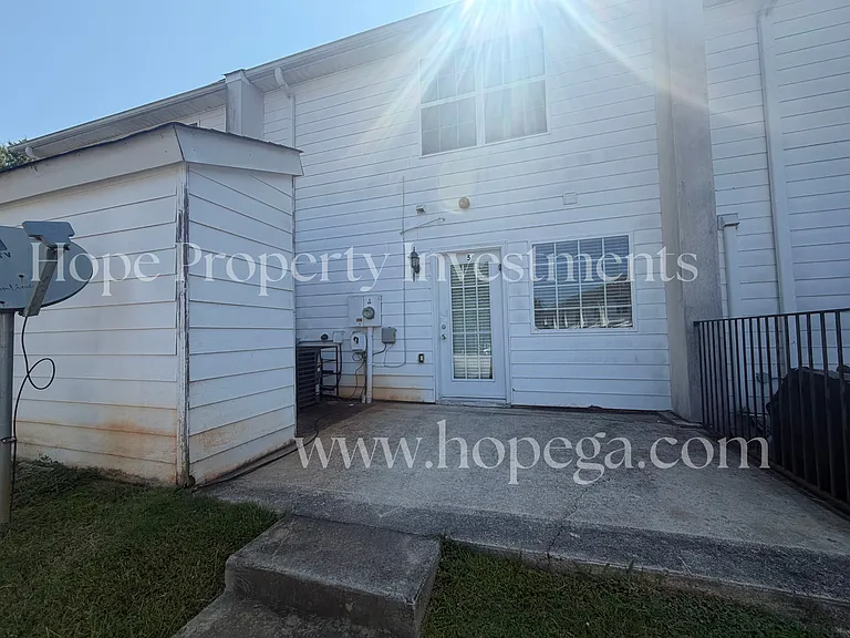 5 E Newnan Rd — Photo 17