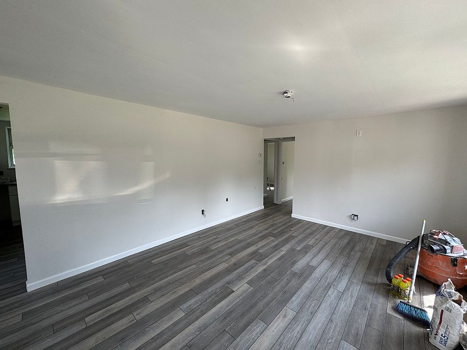 2nd image of 22 Arch Rd