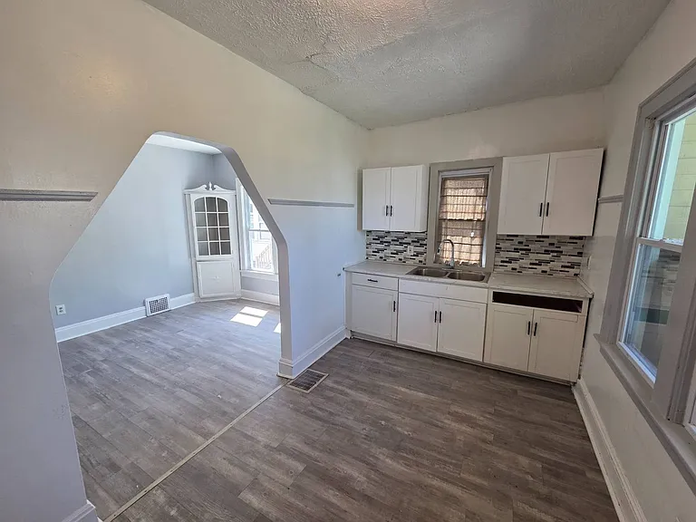 4008 Ardmore Ave — Photo 21