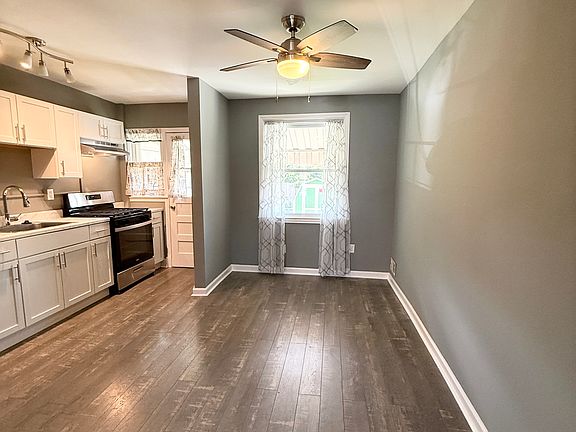 Freshly painted home with Modern-styled updating!!