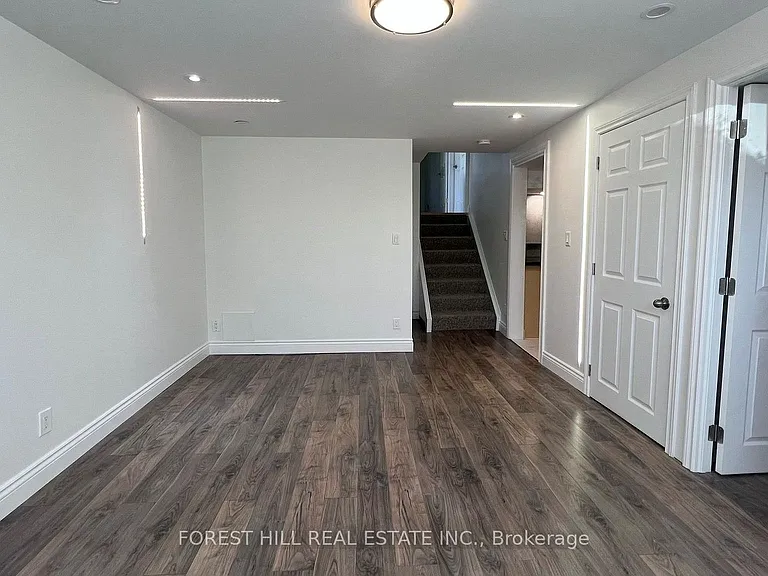 18 Boulding Dr #LOWER — Photo 10