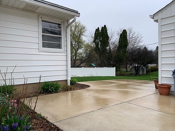 4th image of 1615 Winthrop Ln