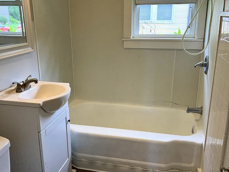 716 One N Meridian — Photo 10