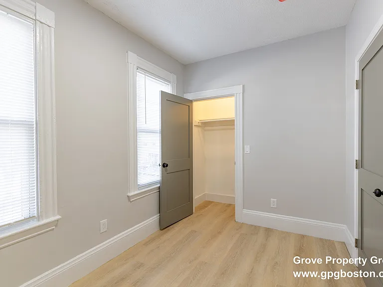 628 E 6th St #2 — Photo 12