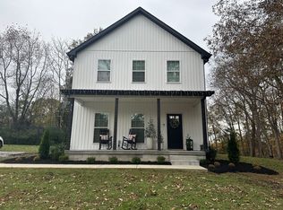 319 Davis Ln, Clarksville, TN 37040