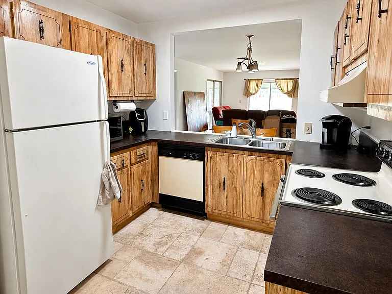 12497 Guilford Way — Photo 4