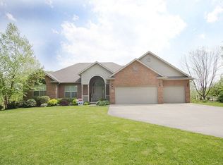 952 Valleywood Heights Dr, Howard, OH