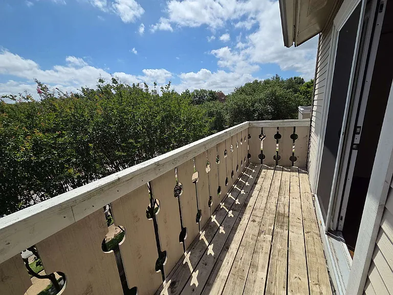5839 Lake Point Dr — Photo 16