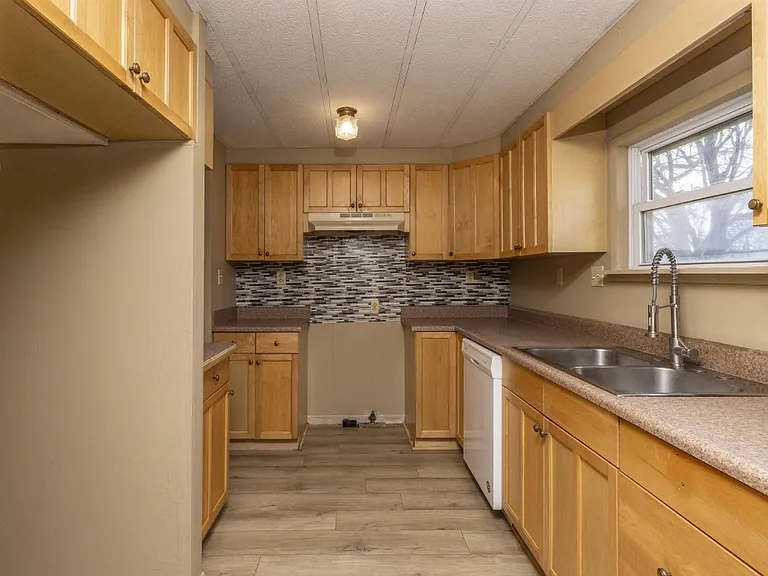 223 W Park Ave — Photo 3