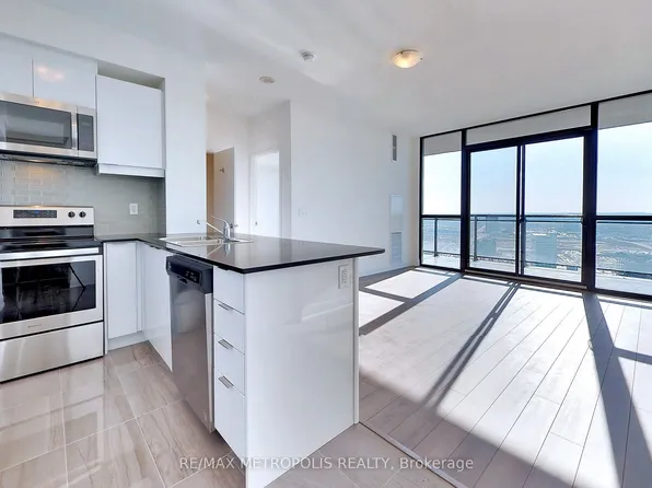 2910 Highway 7, Vaughan, ON