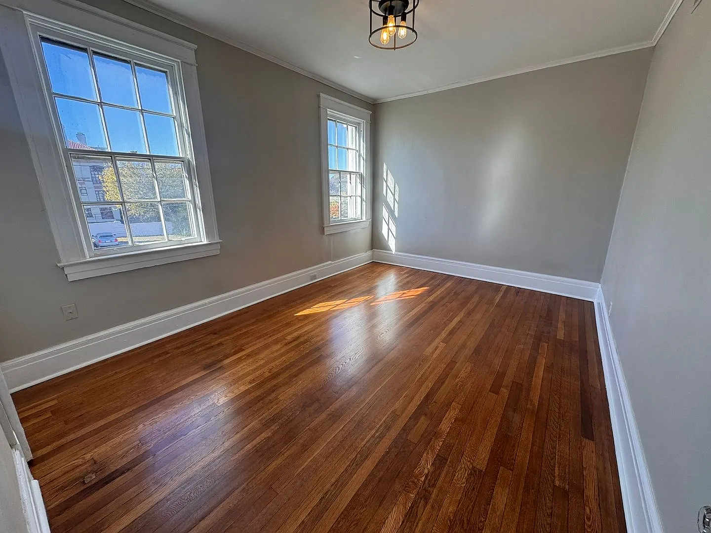 The Caswell Apartments — Photo 1