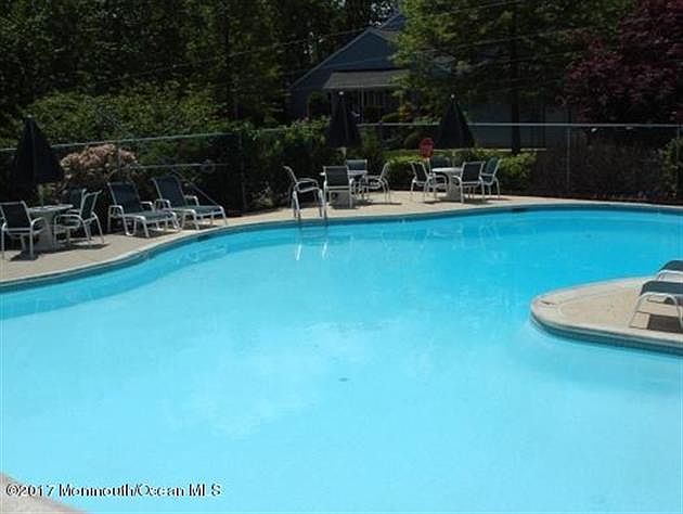 2nd image of 21 Maple Ln Unit B