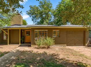 1064 Sycamore St, San Marcos, TX 78666