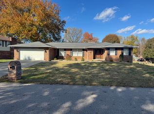 1041 Brentwood Dr, Russell, KY 41169