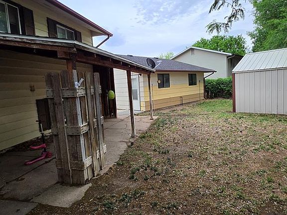 4th image of 400 Oak Rd