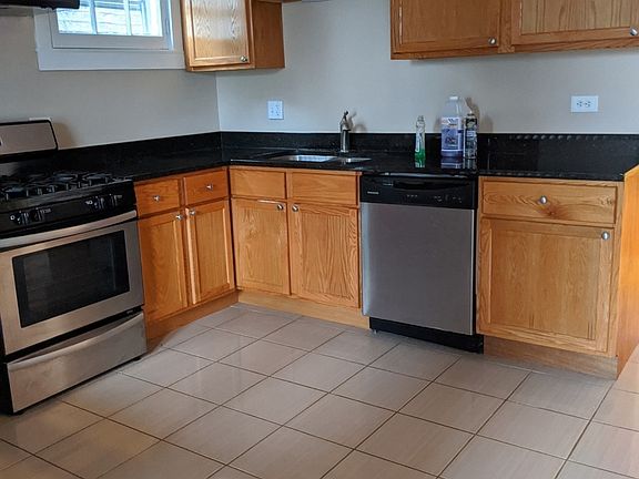 3rd image of 4126 W Wellington Ave #2
