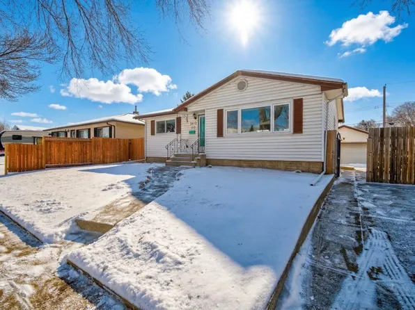 3613 113th Ave NW, Edmonton, AB T5W 0P7