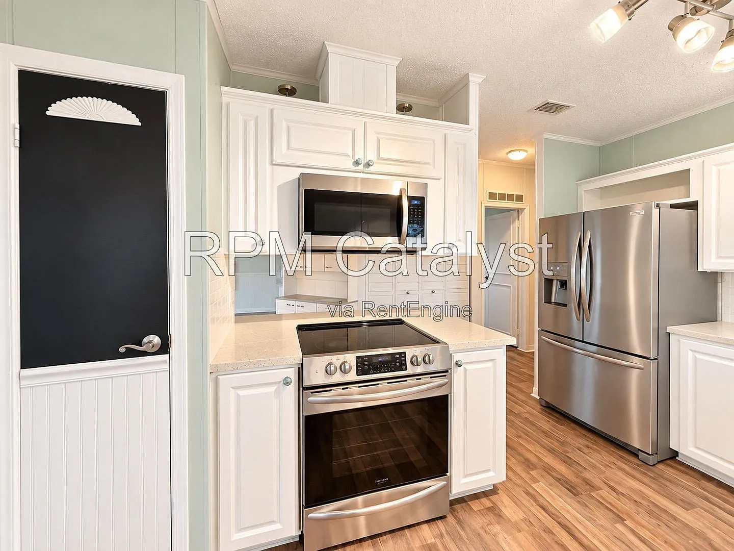 2 bed, 2.0 bath, 1090 sqft, $1,900 — Photo 4