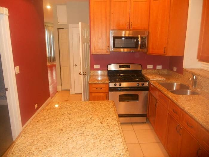 1st image of 1715 N Karlov Ave #1