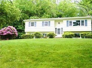7 Madison Hill Rd, Airmont, NY 10901