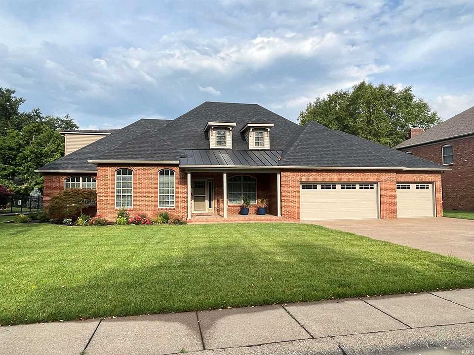 1st image of 521 Sandalwood Dr