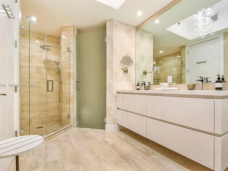 100 S Pointe Dr #2806 — Photo 22