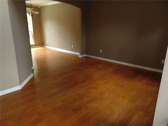 5th image of 3501 Castlewood Ct