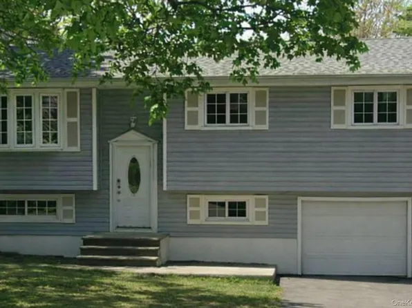 8 Fort Worth Place, Monroe, NY 10950