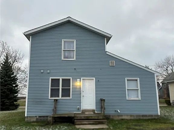 2nd image of 1229 5th St NE