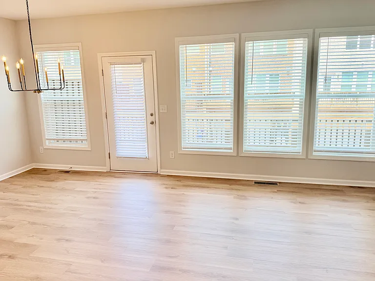 860 Sunset Park Dr — Photo 13