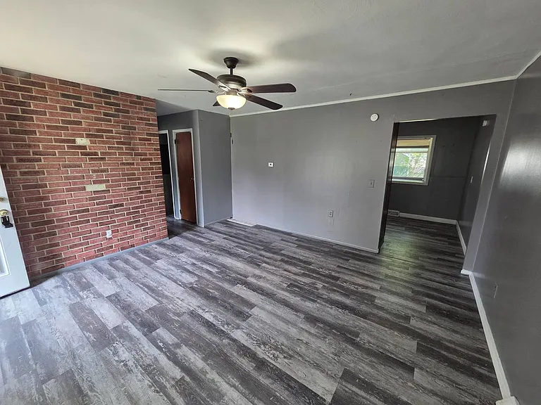 2401 Eastlawn St — Photo 20